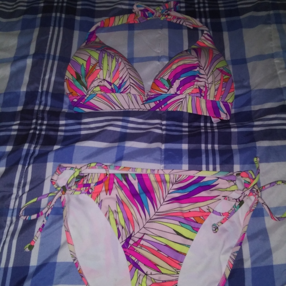 Victorias Secret Swim suit Free with any Purchace
